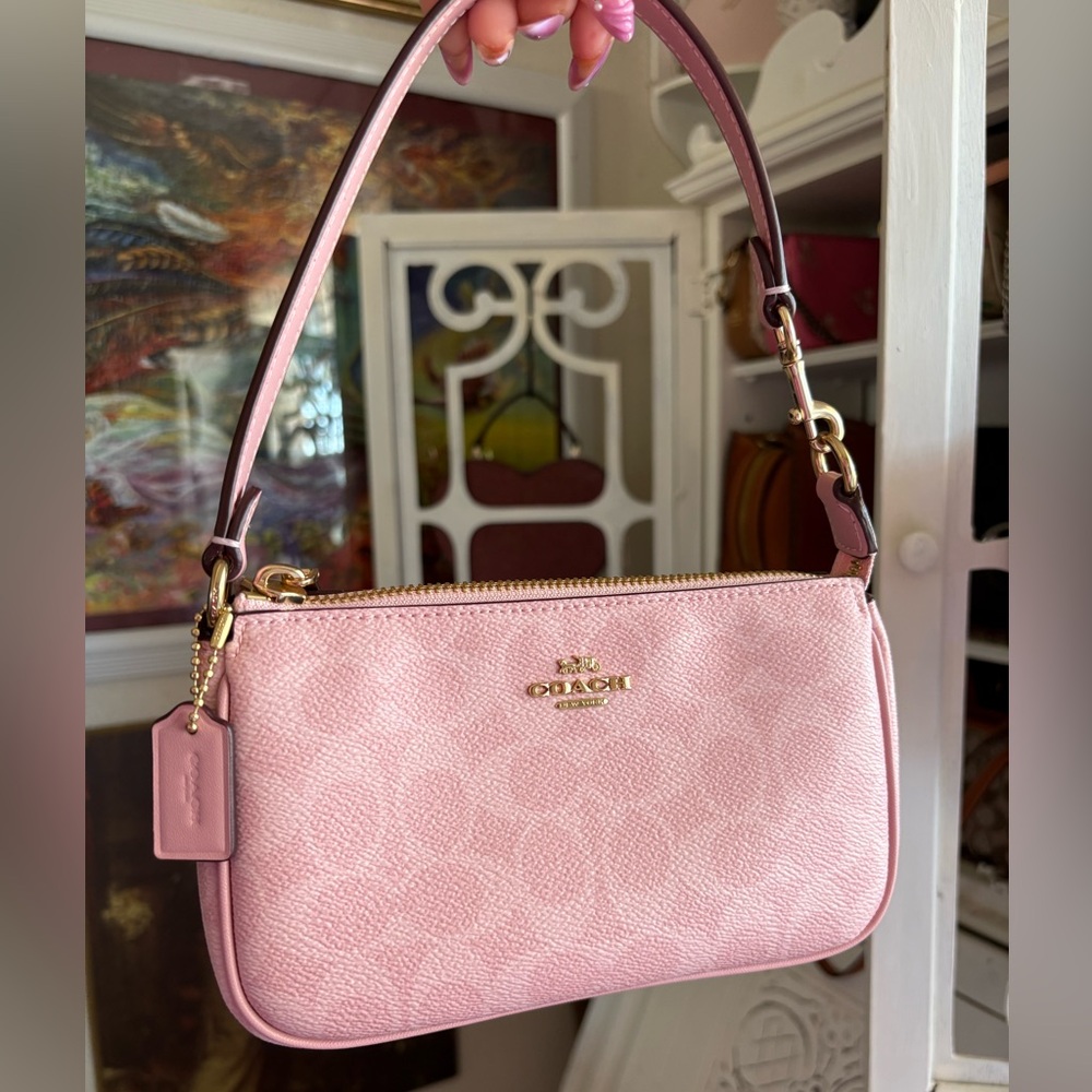 Pink Coach Nolita 19